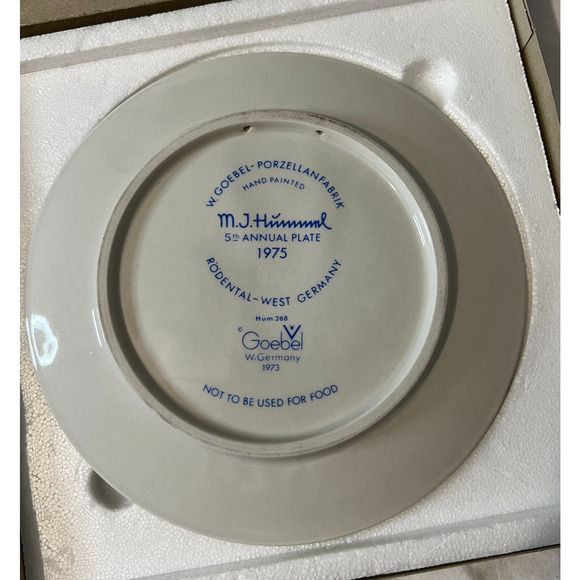 Vintage 1975 M.J. Hummel Plate 5th Anniversary Plate Collectible Original Box - Picture 2 of 11
